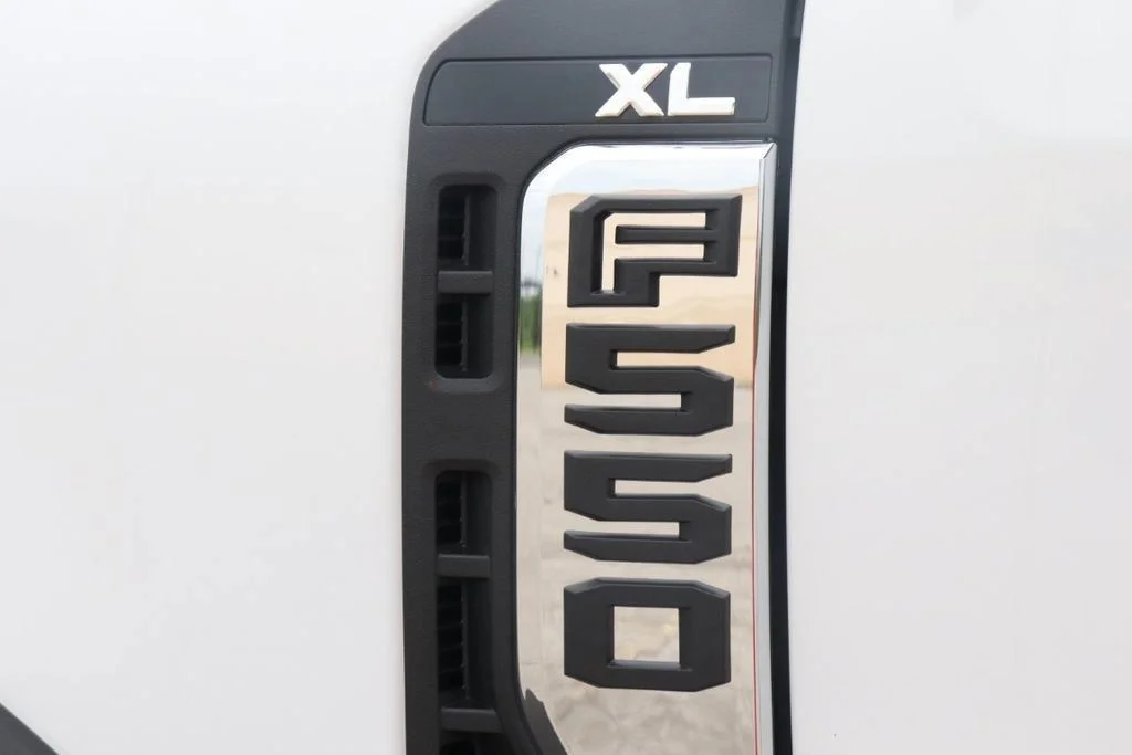 New 2025 Oxford White Ford F-550® XL image 21