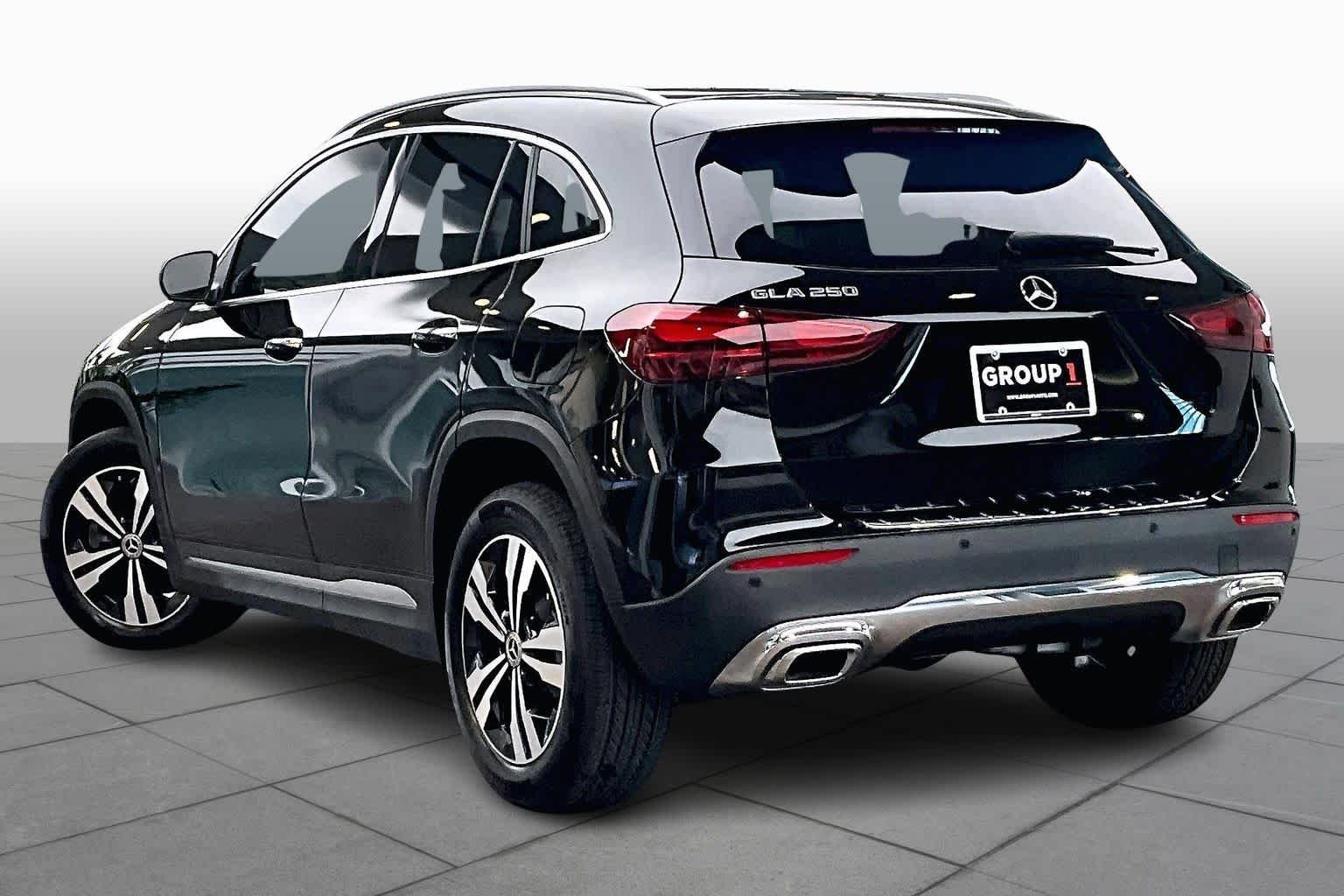 Used 2025 Night Black Mercedes-Benz GLA 250 image 22