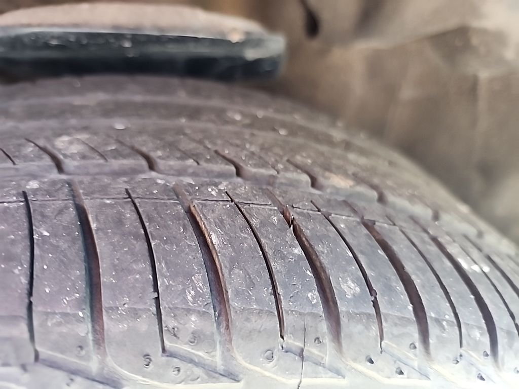 Used 1997  Mitsubishi Base image 2