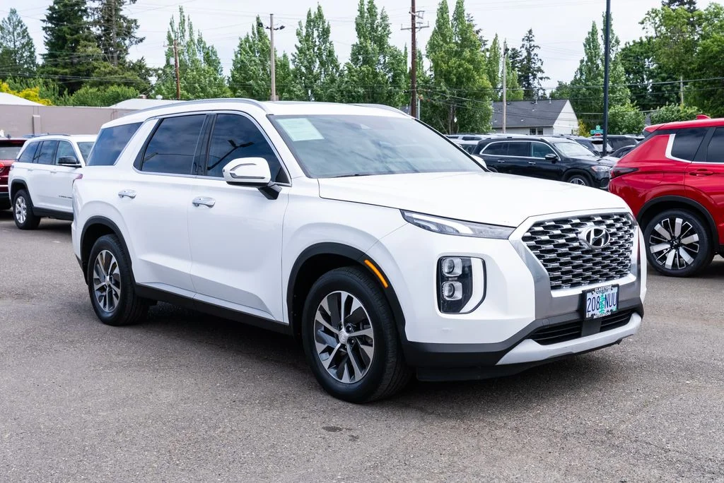 Used 2020 White Hyundai SEL image 1