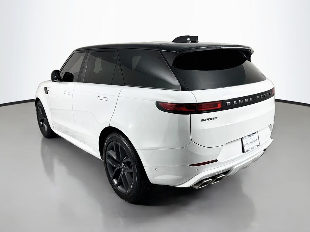 Used 2025 White Land Rover Dynamic SE image 3