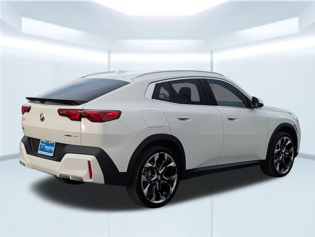 New 2026 White BMW xDrive28i image 5