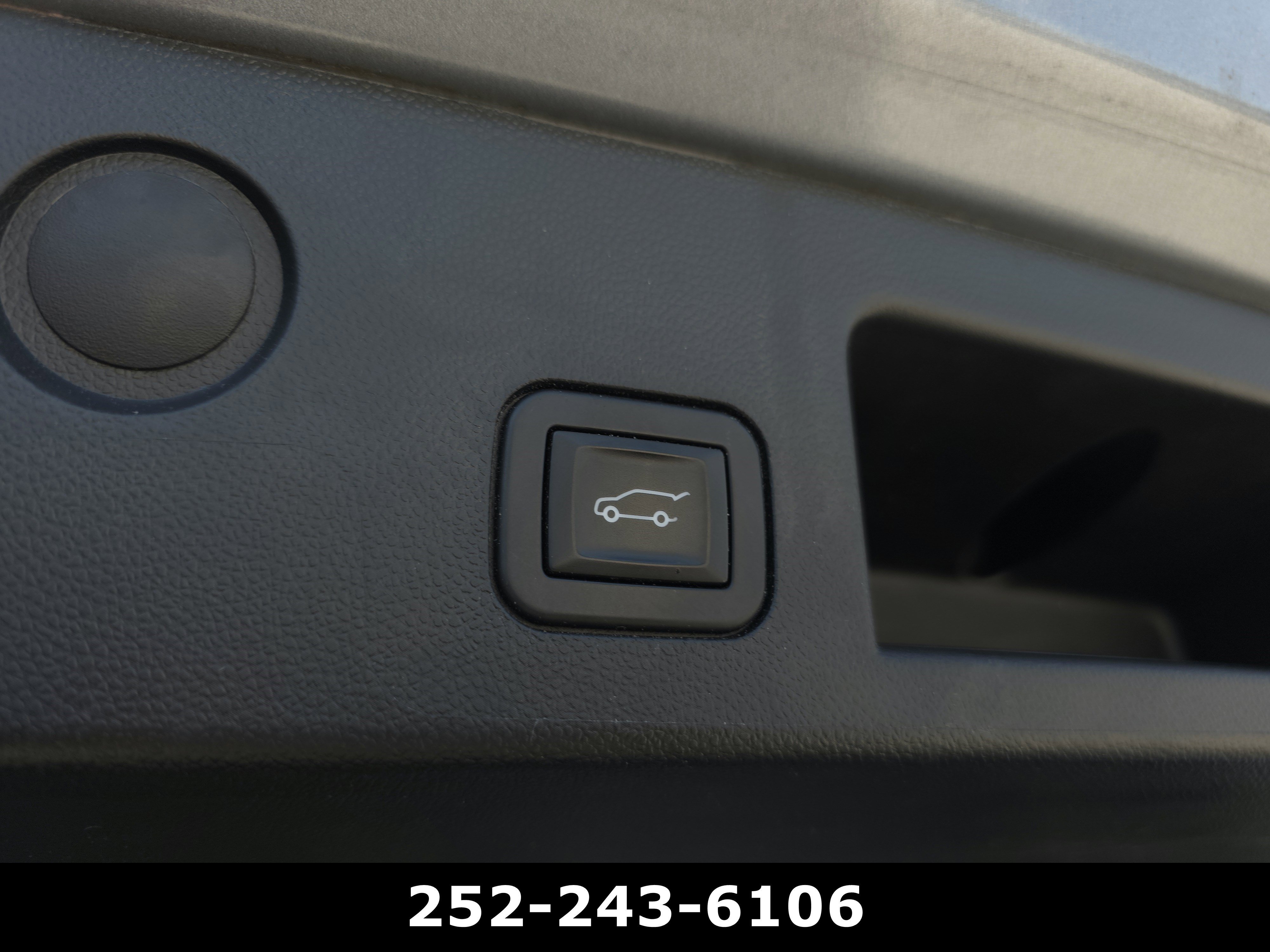 Used 2025 Sterling Gray Metallic Chevrolet FWD ACTIV image 36