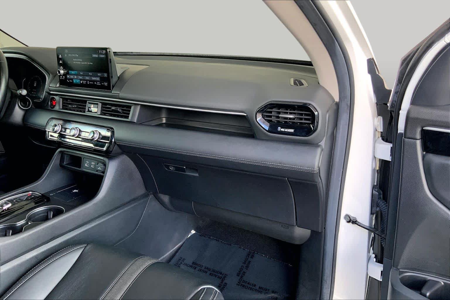 Used 2025 Platinum White Pearl Honda EX-L image 19