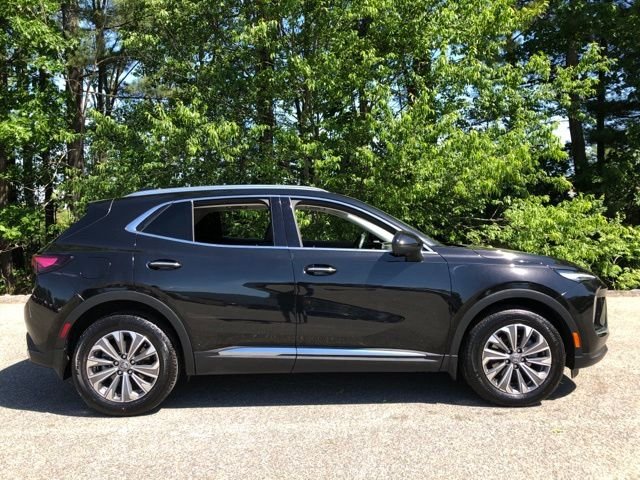 Used 2025 Black Buick Preferred image 4
