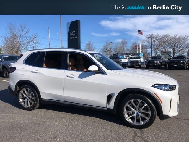 2025 BMW X5 xDrive50e's photo