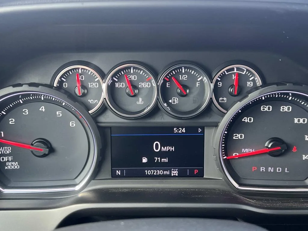 Used 2020 SHADOW GRAY METALLIC Chevrolet RST image 19