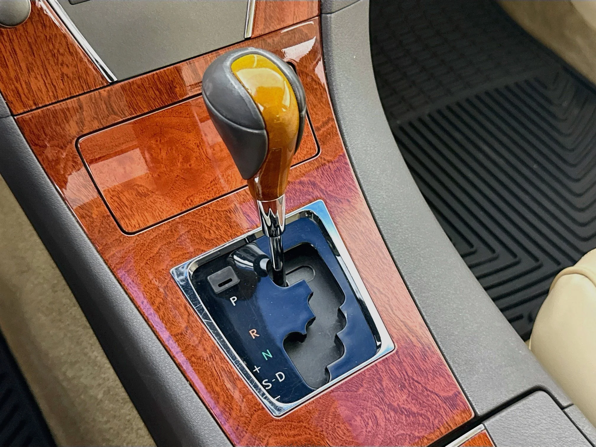 Used 2010 Starfire Pearl Lexus 350 image 17