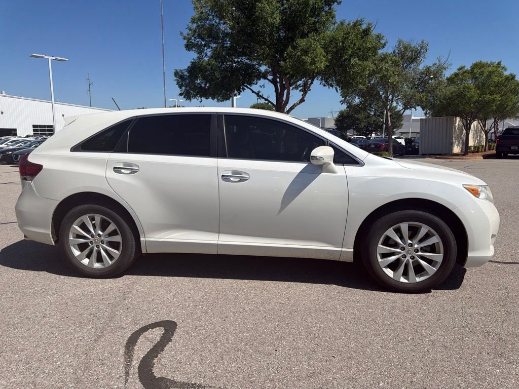 Used 2013 White Toyota XLE image 4