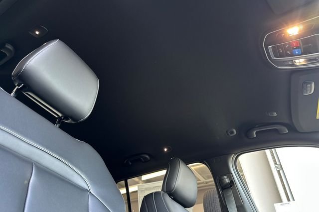 New 2026 Baltic Gray Metallic Clear-Coat Exterior Paint Jeep Limited image 17