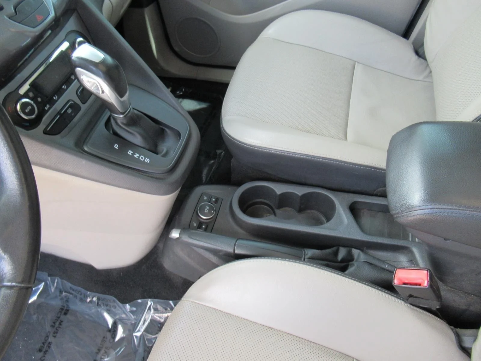 Used 2016  Ford Titanium image 23