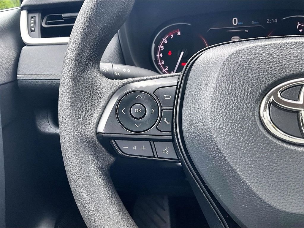 Used 2025 White Toyota XLE image 23