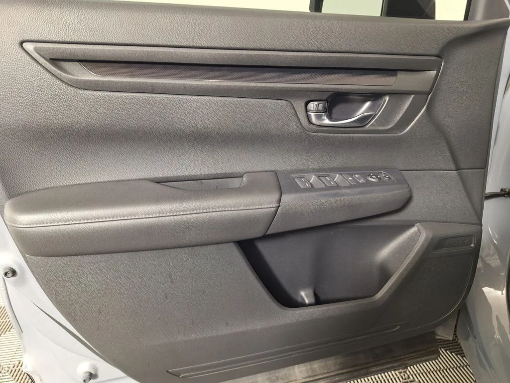 Certified Used 2025  Honda LX image 28