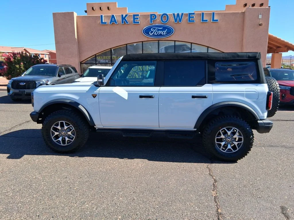 Used 2024 Oxford White Ford Badlands image 2