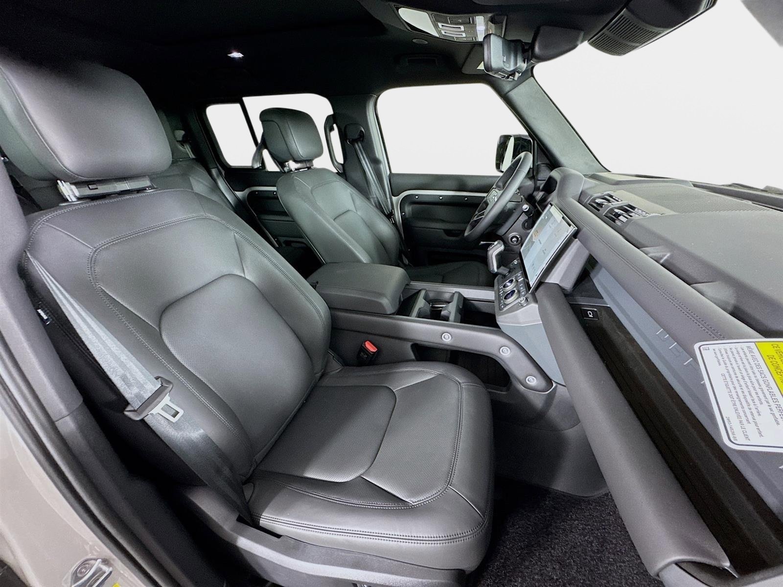 Used 2026 Gray Land Rover X-Dynamic SE image 30