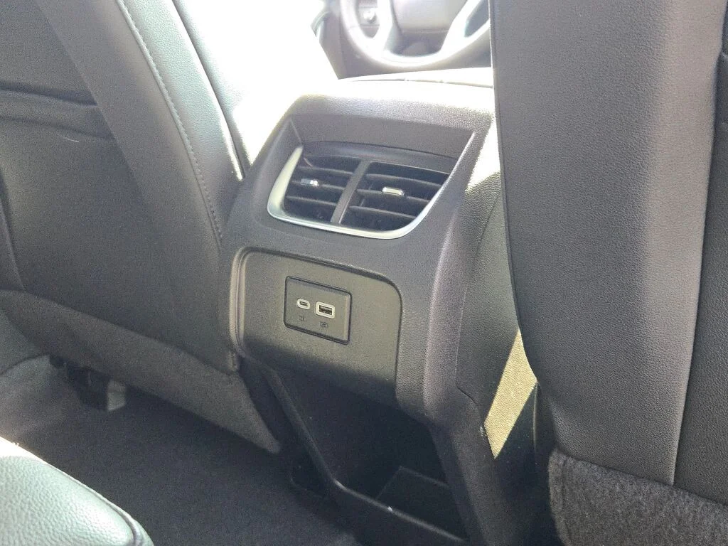 Used 2022 White Chevrolet LT image 10