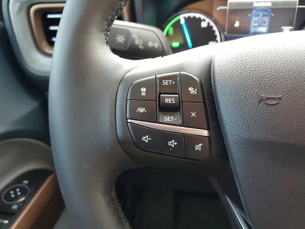 Used 2024 White Ford Lariat image 20