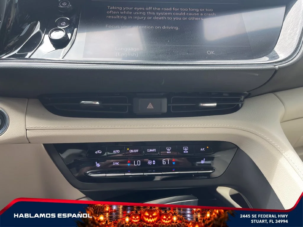 Used 2022 SAPPHIRE METALLIC Buick Essence image 29