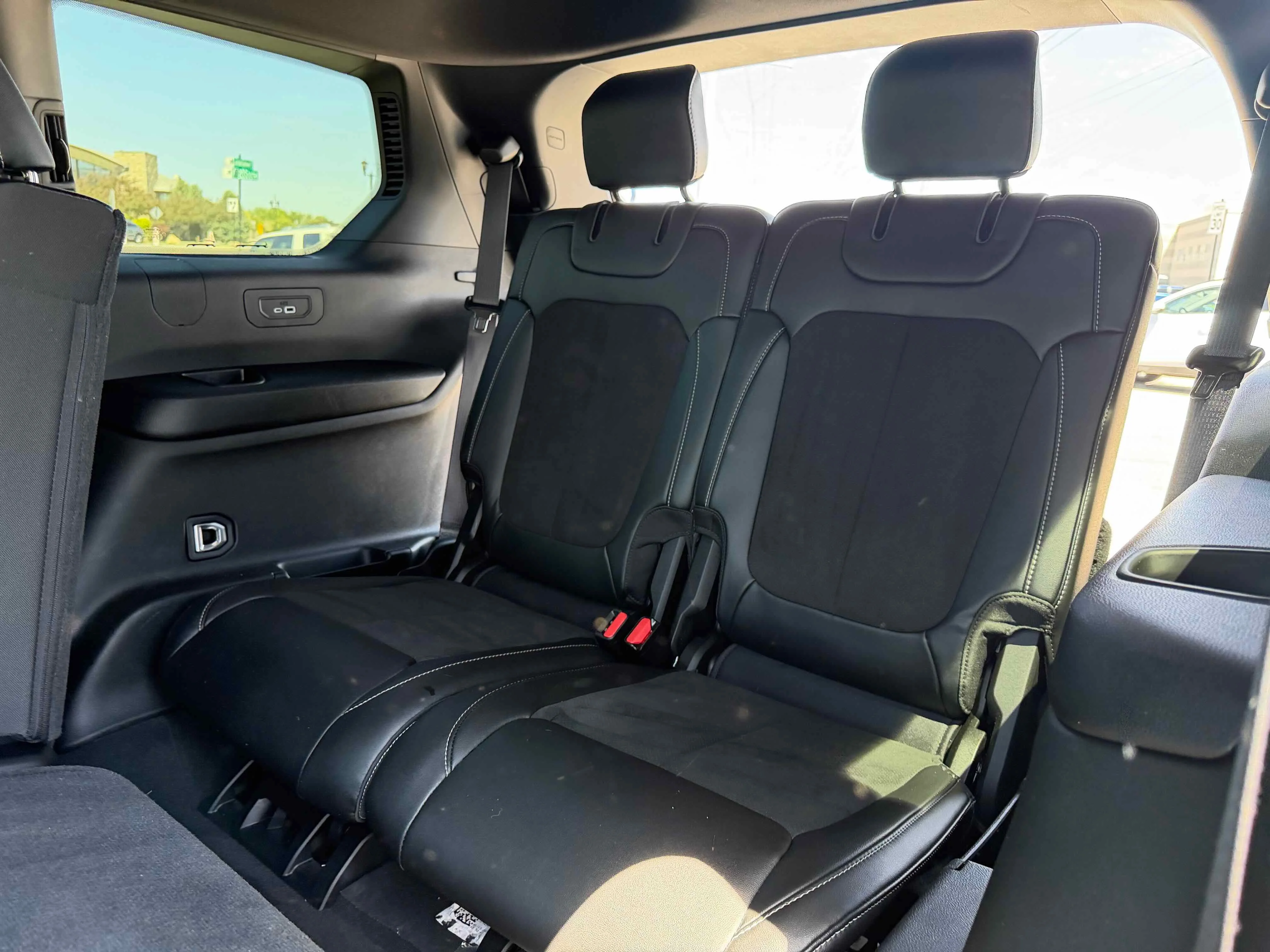 Used 2025 Silver Zynith Jeep Altitude X image 33