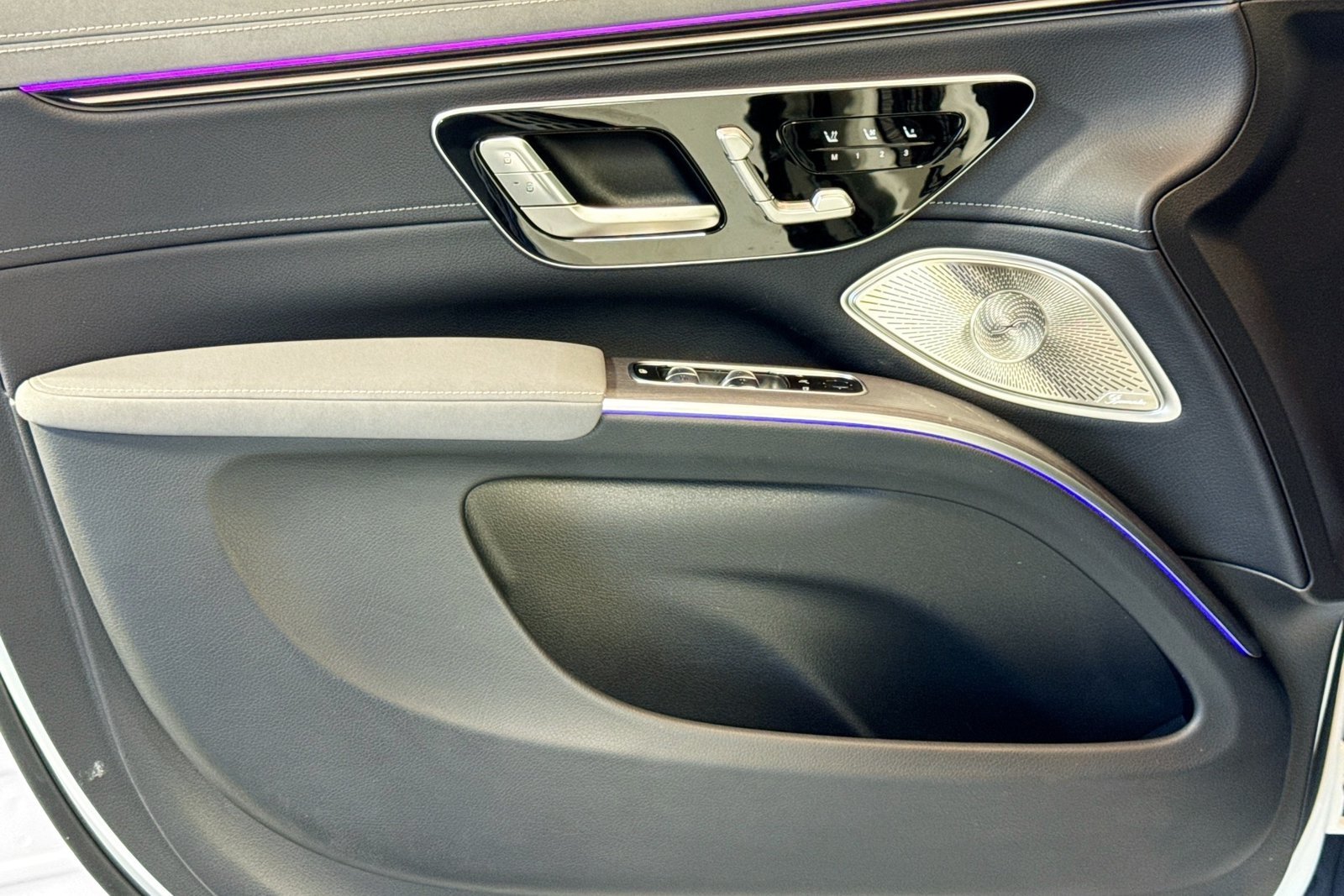 New 2026 Polar White Mercedes-Benz EQS 400 image 16