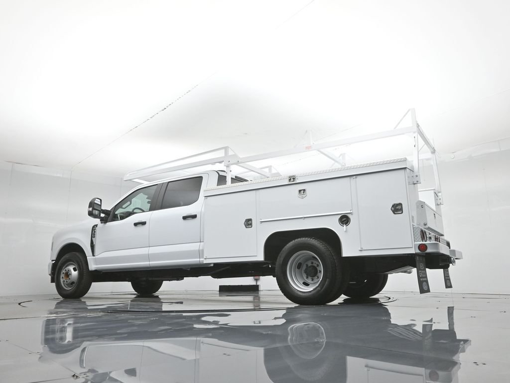 New 2026 Oxford White Ford XL image 3