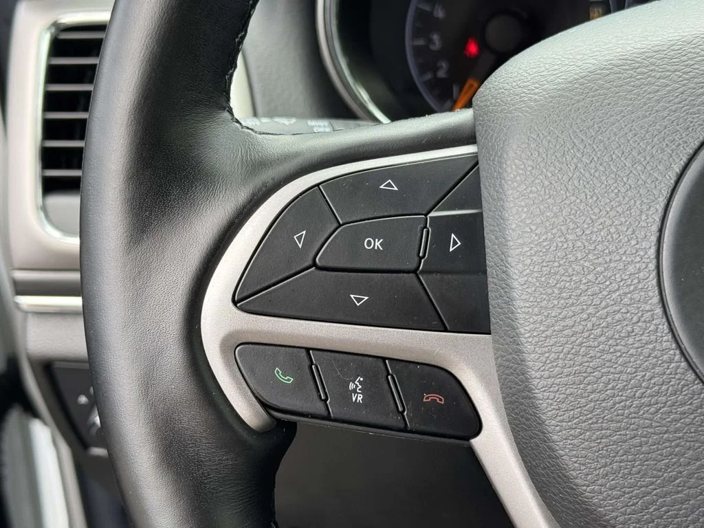 Used 2022 White Jeep Limited image 21