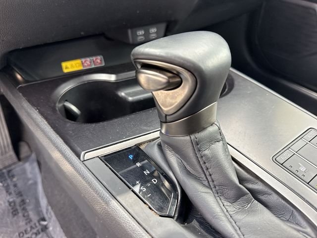 2024 Lexus UX Hybrid 250h F Sport Design - Photo 20