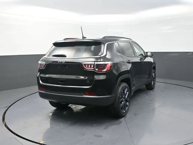 New 2026 Diamond Black Crystal Pearlcoat Jeep  image 9