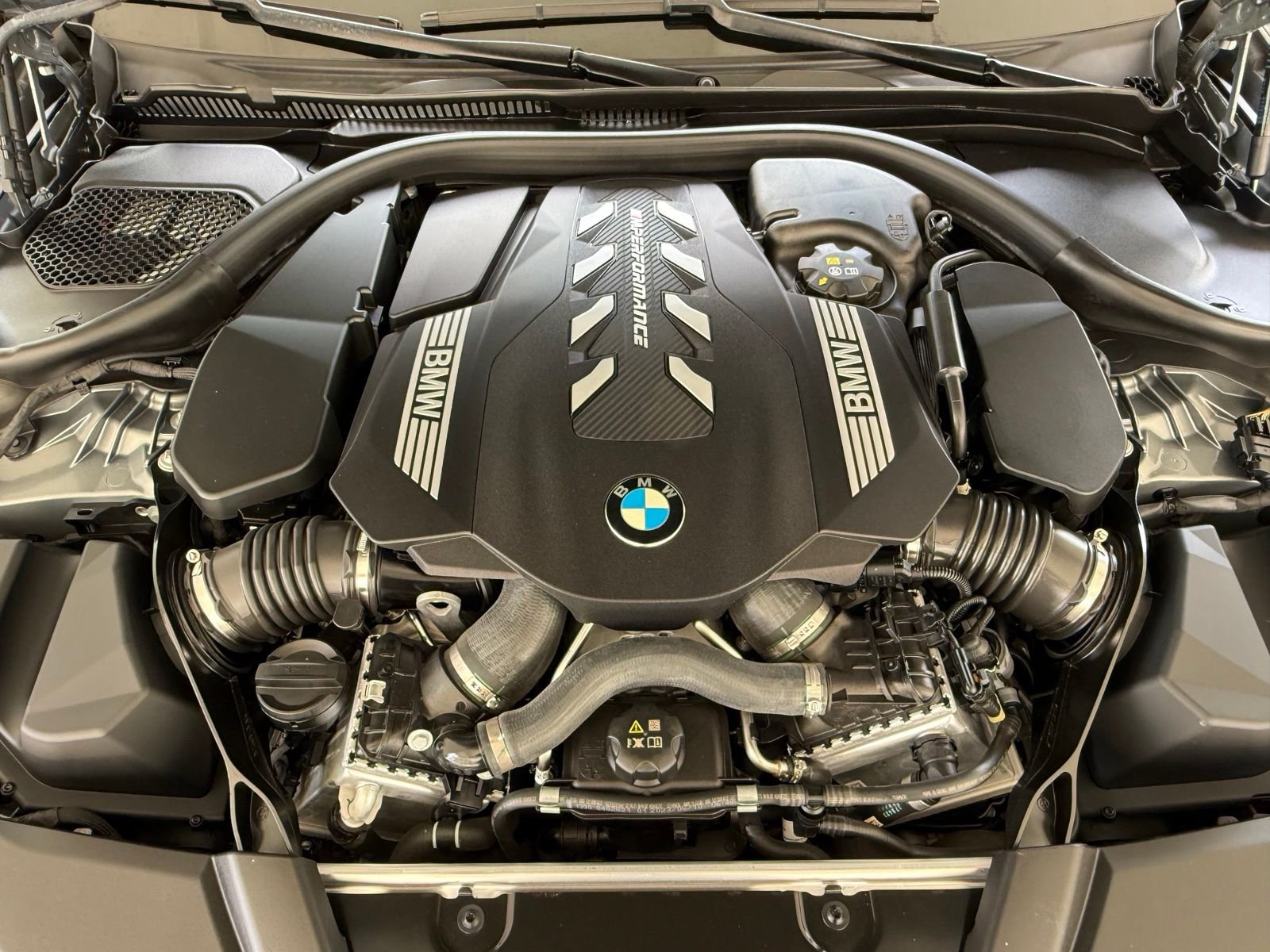 Certified Used 2023 Skyscraper Grey Metallic BMW M550i xDrive image 33