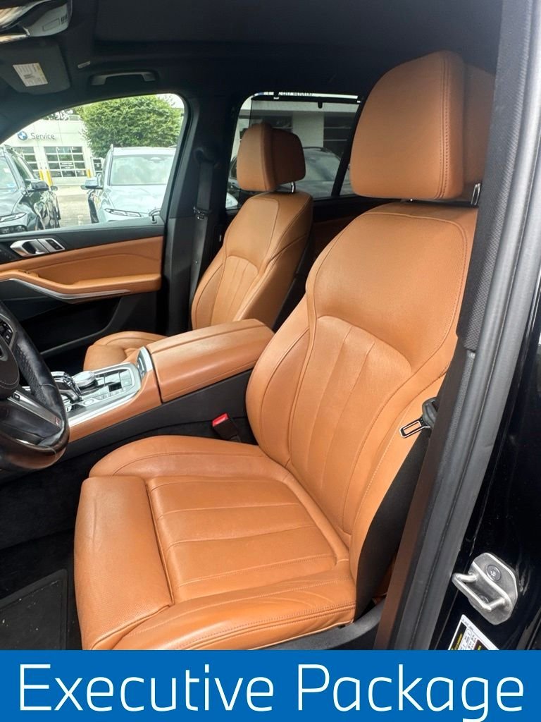 Used 2022 Black BMW sDrive40i image 7