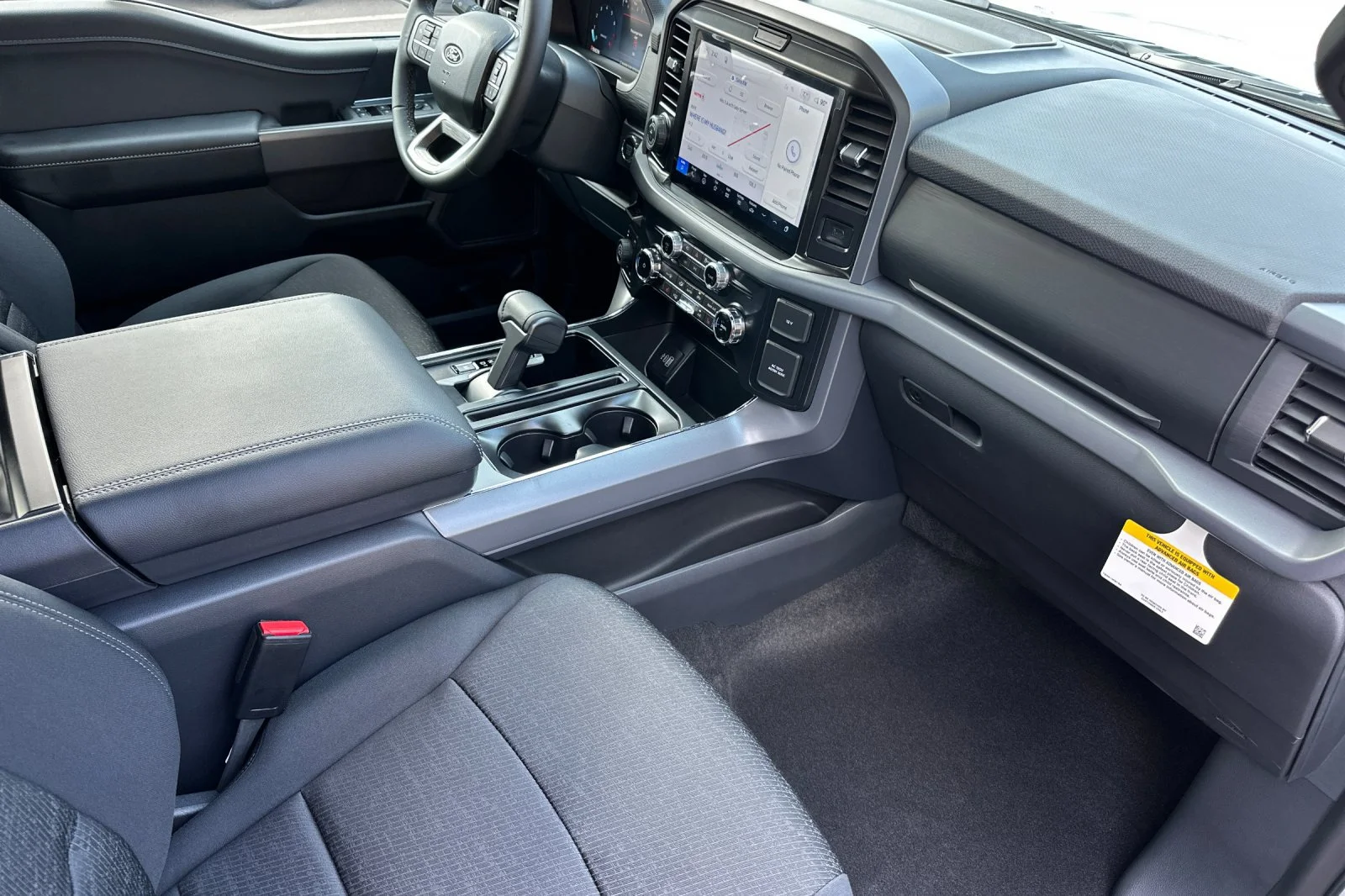 New 2026 Oxford White Ford XLT image 14