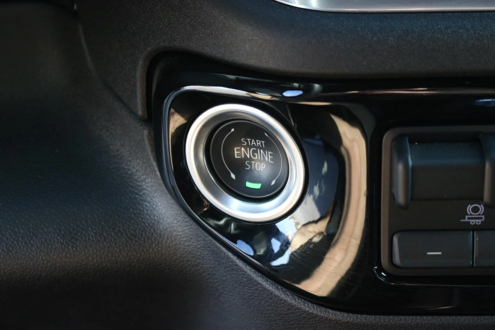 Used 2025 Black Chevrolet High Country image 29