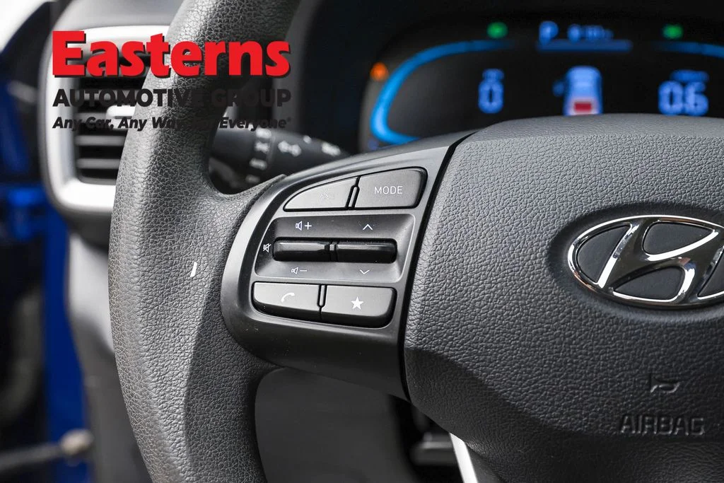 Used 2023 Blue Hyundai SE image 14