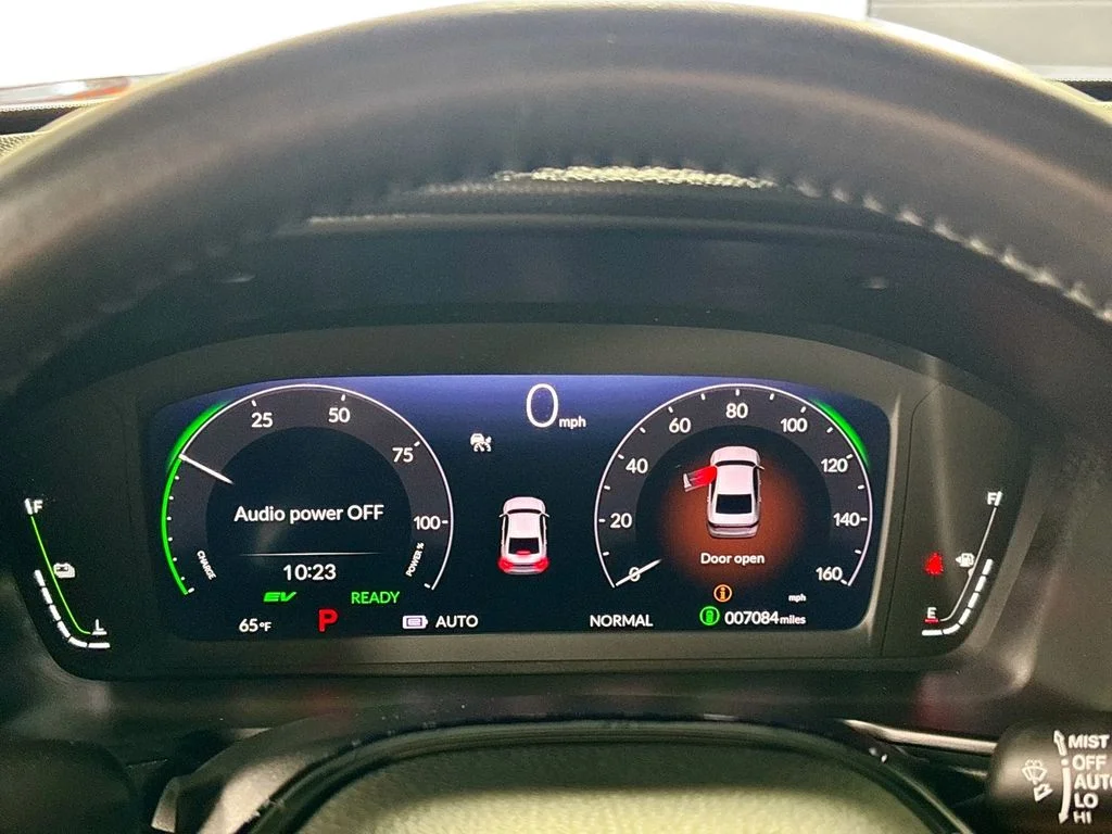 Used 2025 White Honda Touring image 14