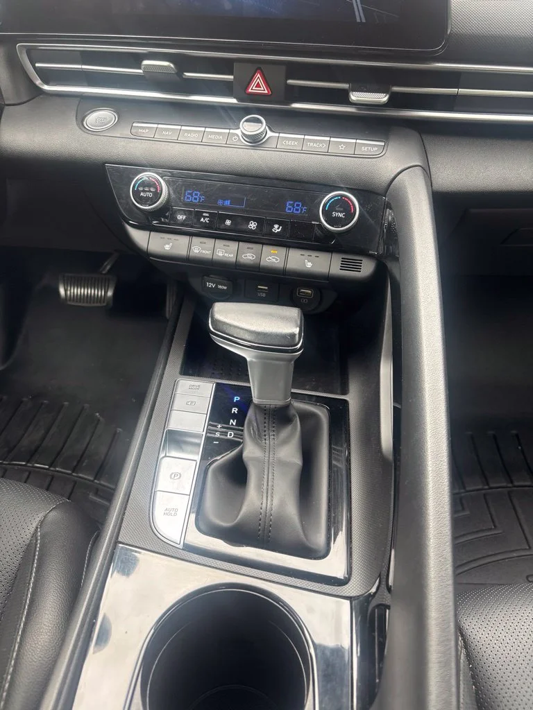 Used 2023 Black Hyundai Limited image 18