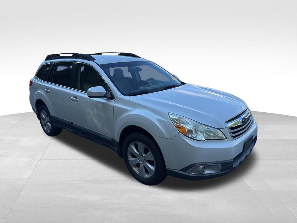 Used 2010 White Subaru 2.5i Premium image 4