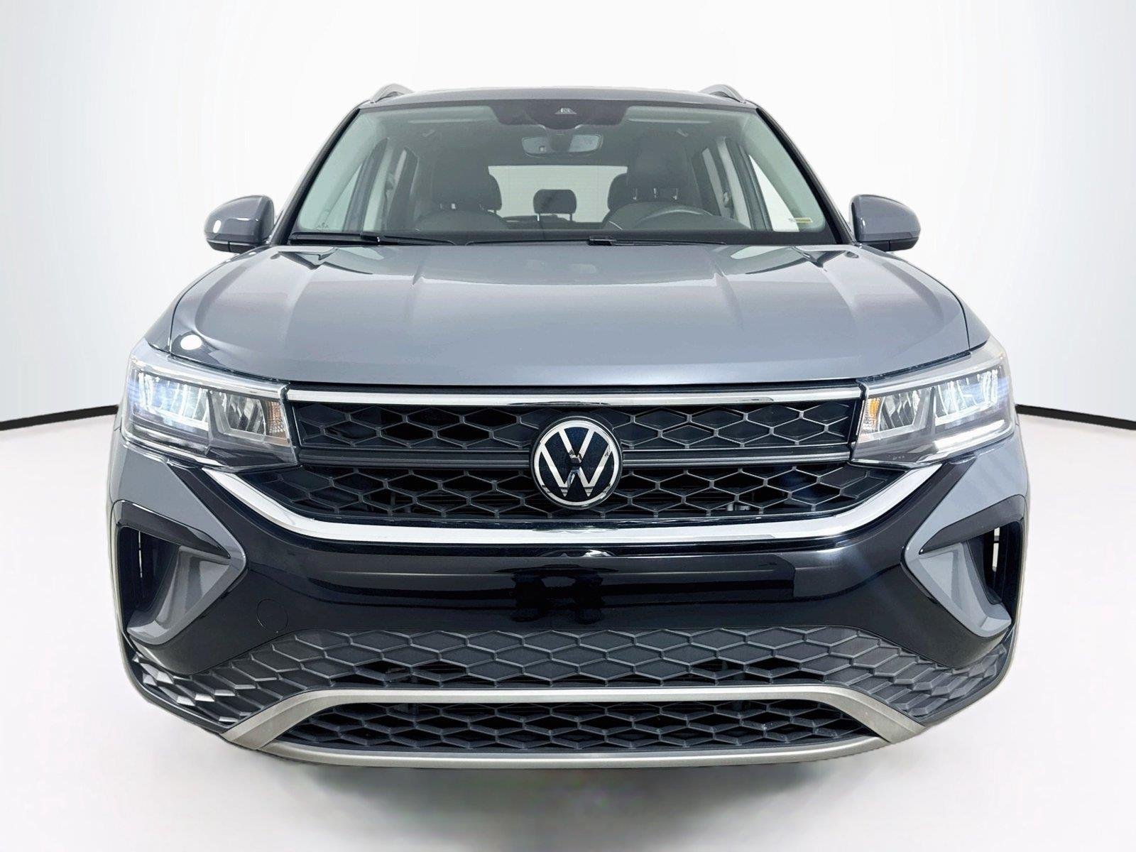 Used 2023 Pure Gray Volkswagen SE image 4