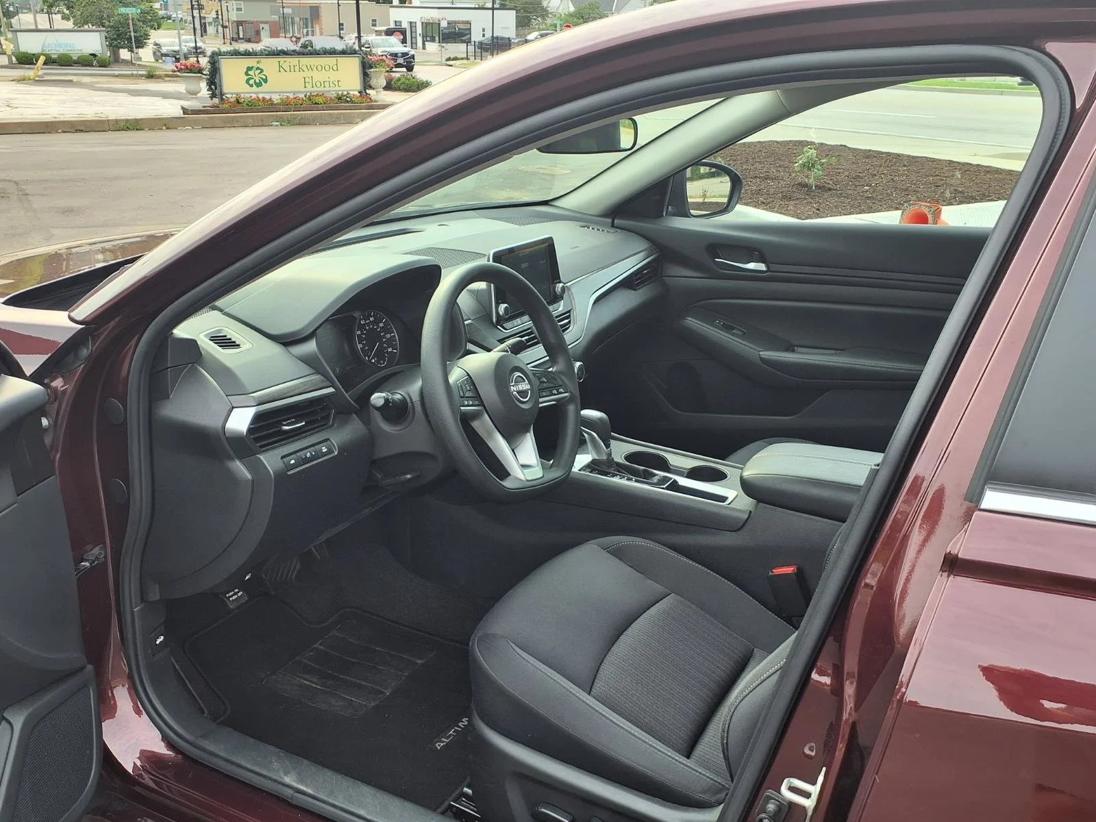 Used 2025 Garnet Pearl Metallic Nissan SV image 20