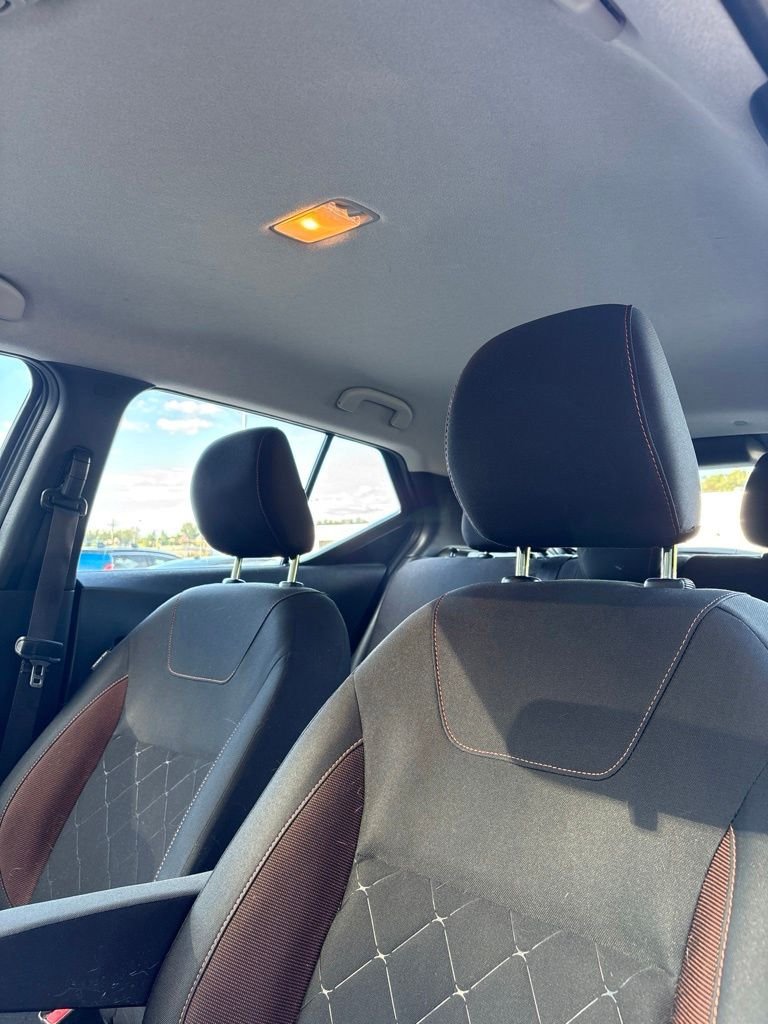 Used 2019 Gray Nissan SR image 12