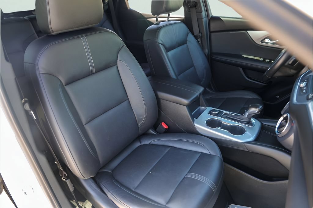 Used 2020 SUMMIT WHITE Chevrolet LT image 32