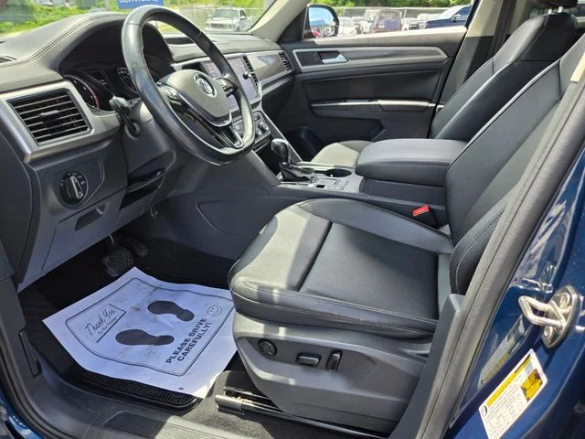 Used 2019 Blue Volkswagen 3.6L V6 SE image 10