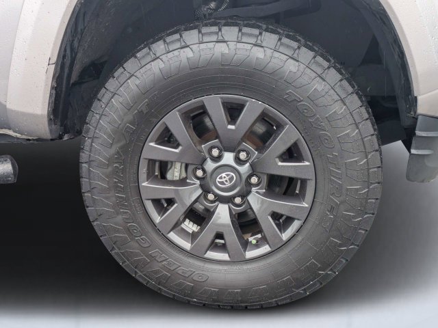 Used 2021 Silver Toyota SR5 image 11