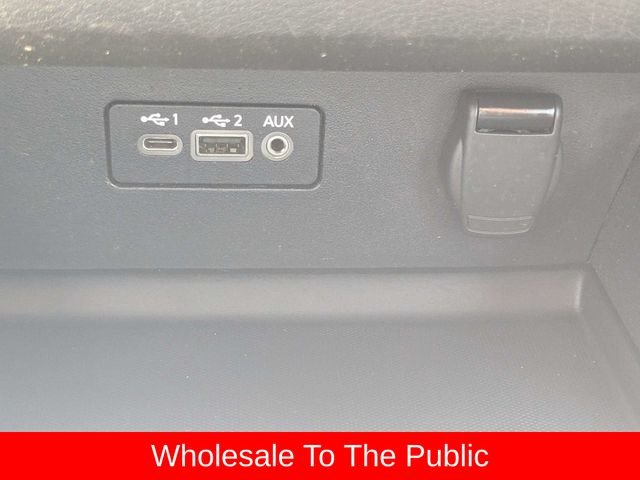 Used 2022 White Nissan 2.5 SR image 23