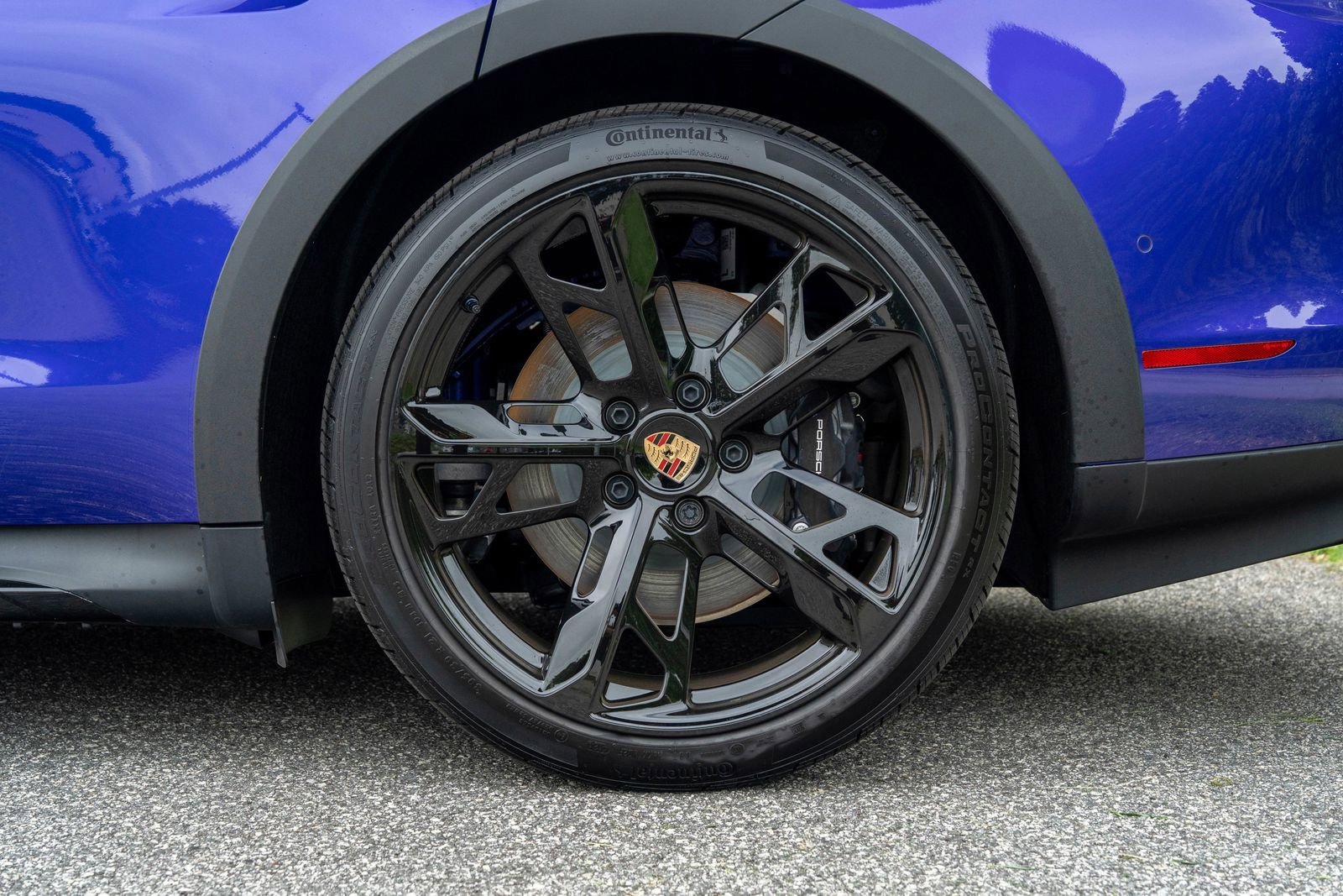 2025 Porsche Taycan Base - Photo 12