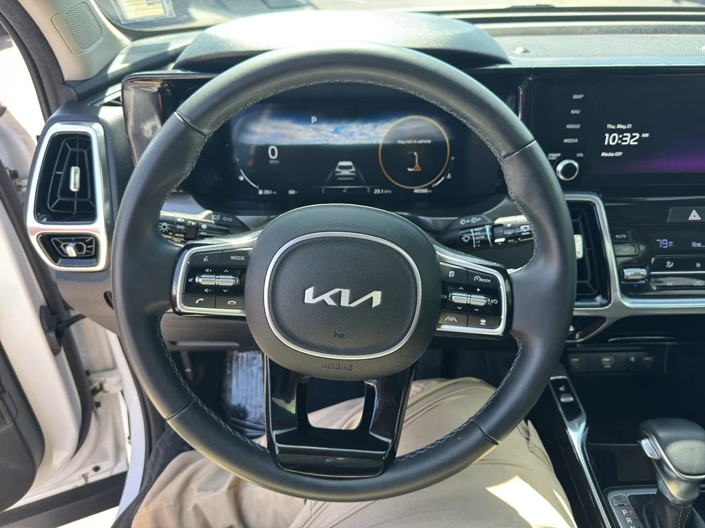 Used 2023 Glacial White Pearl Kia SX image 26