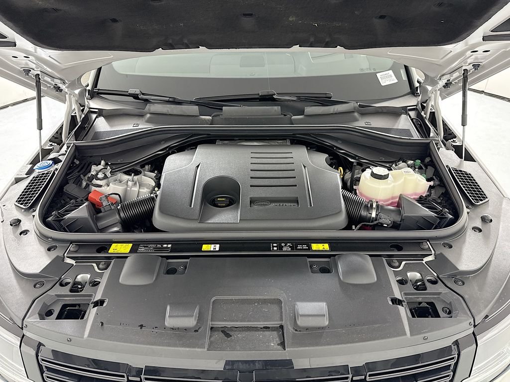 New 2026 Borasco Grey Land Rover Dynamic SE image 31
