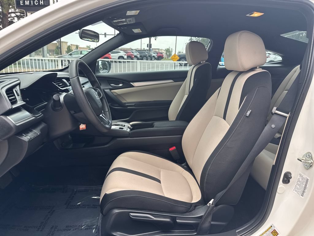 Used 2017  Honda LX image 9