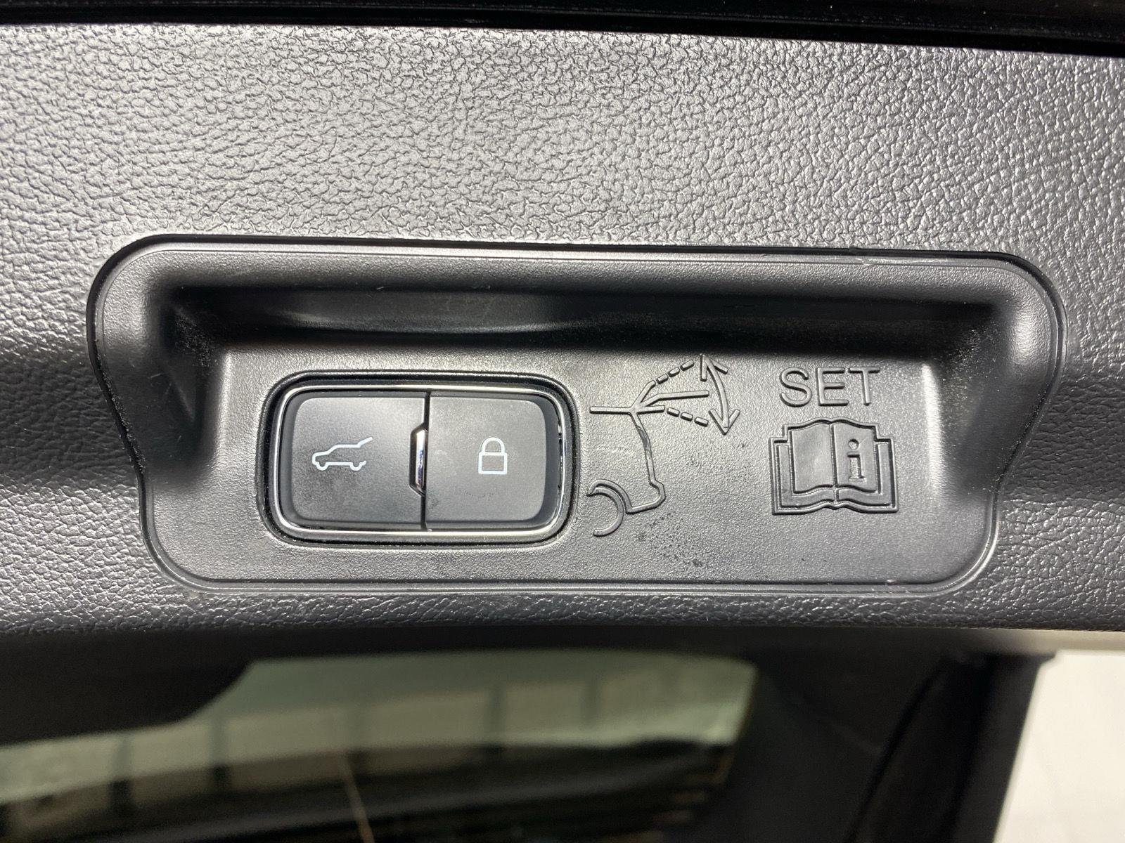 Used 2023 Agate Black Ford XLT image 28