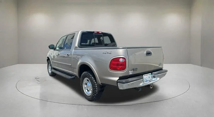 Used 2001 Beige Ford Lariat image 4