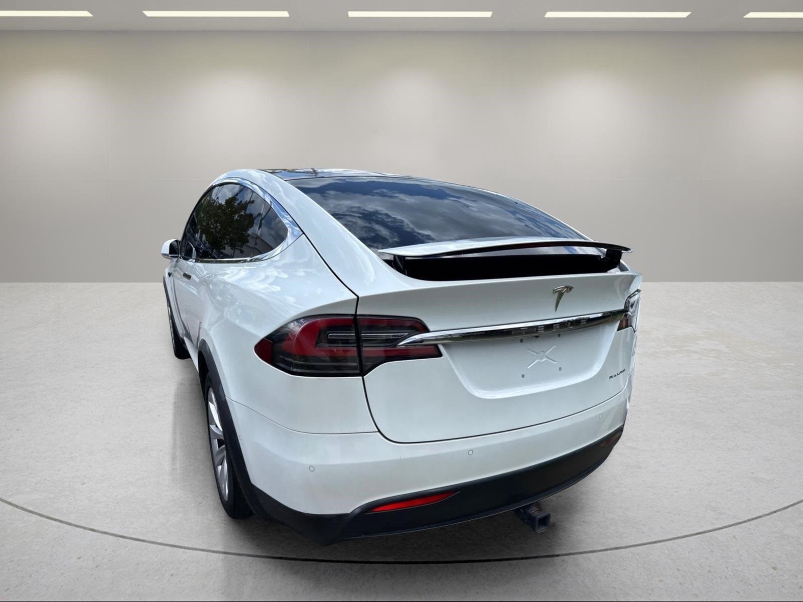 Used 2020  Tesla Long Range image 12